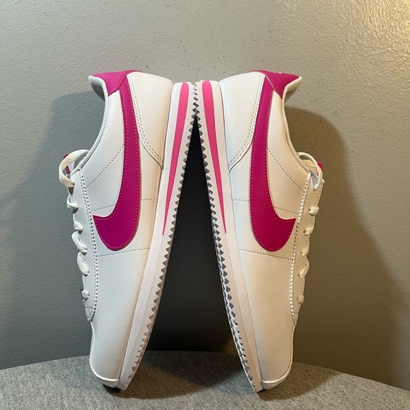 Nike Cortez GS White Laser Fuchsia Size 7Y/Women 8.5 DM0950-104​​ - Picture 8 of 10